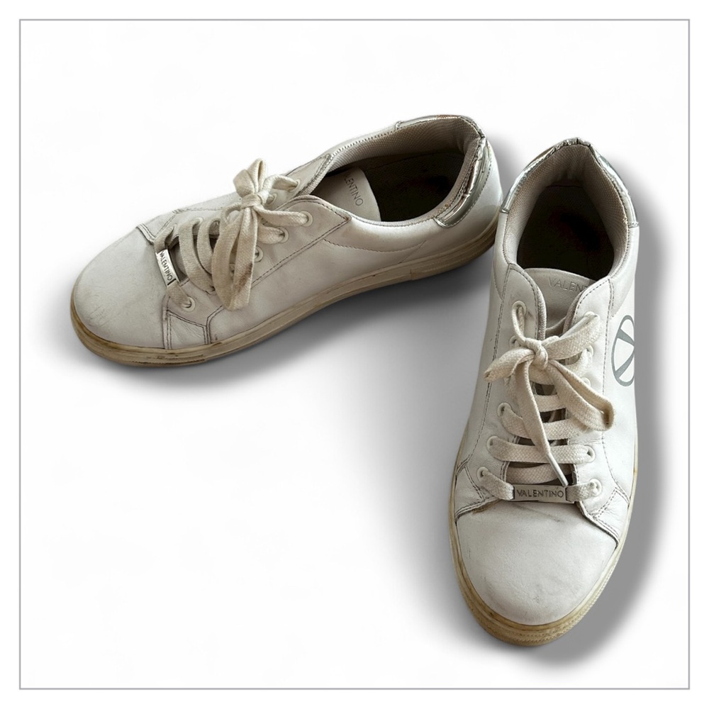 Authentic Valentino White Leather Used Sneakers